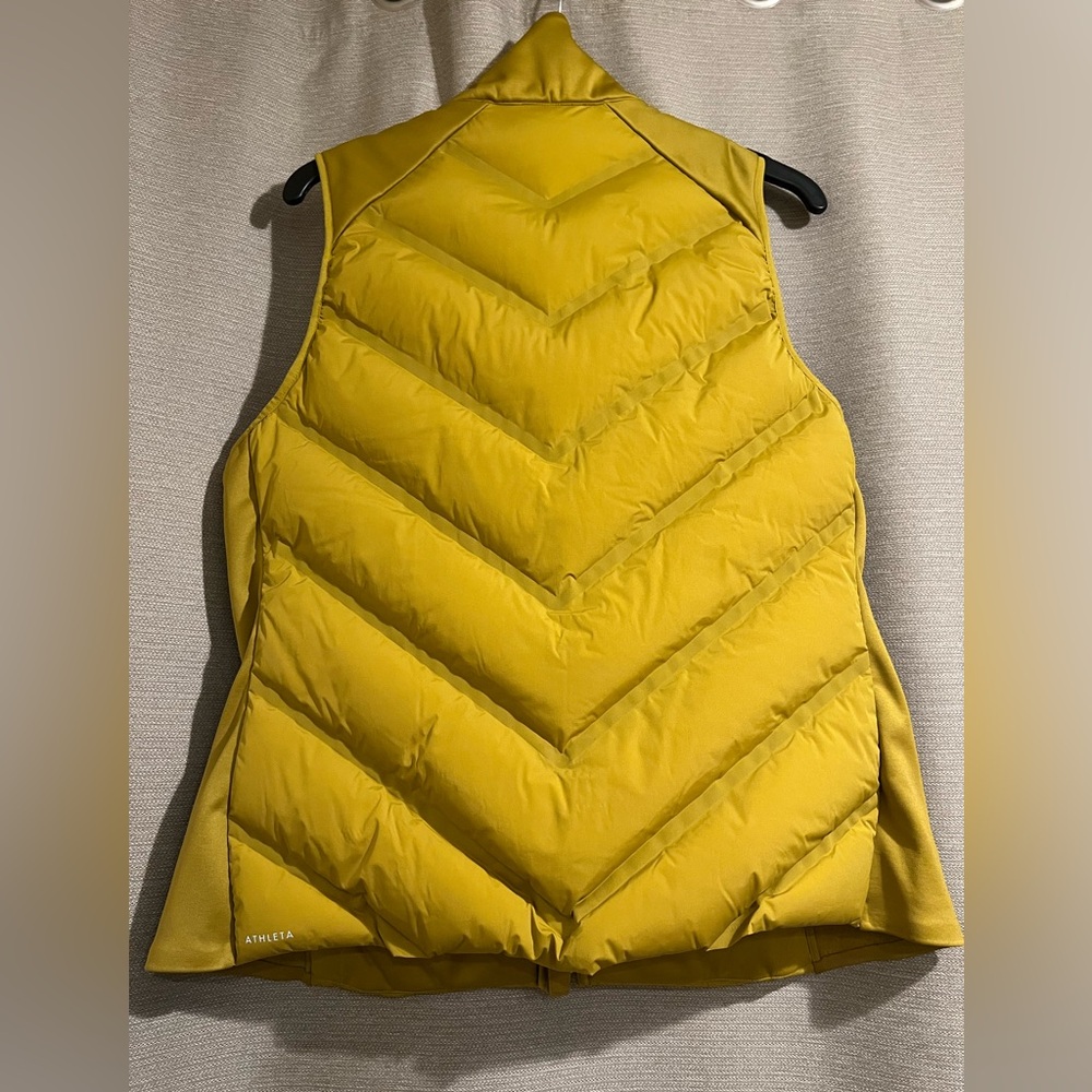 Athleta Inlet Mustard Yellow Vest - Picture 4 of 10